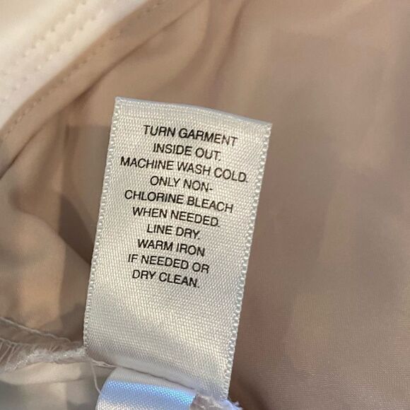 WHBM Sz 8 White Bermuda Side Pocket Front Zip Button Summer Athletic Shorts - Picture 5 of 6